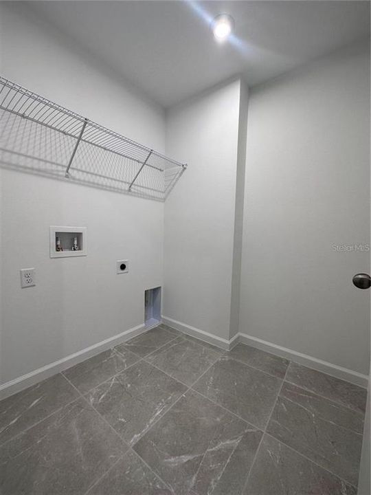 Под контрактом: $2,300 (3 спален, 2 ванн, 1532 Квадратных фут)