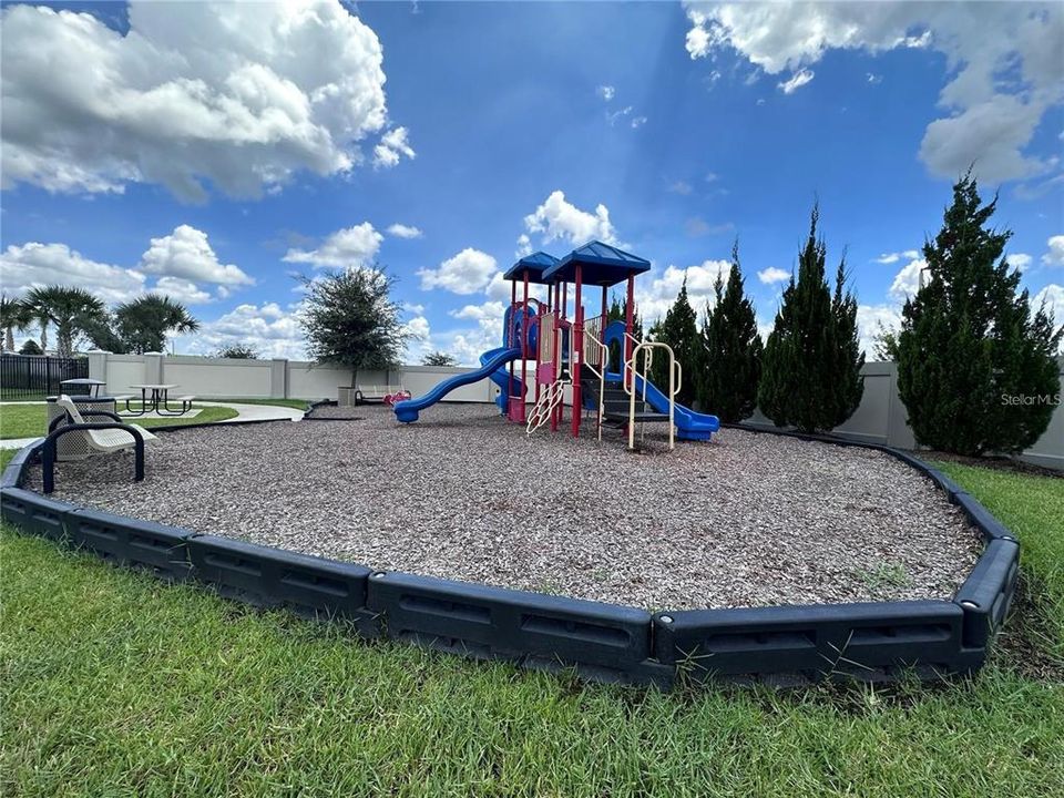 Под контрактом: $2,300 (3 спален, 2 ванн, 1532 Квадратных фут)