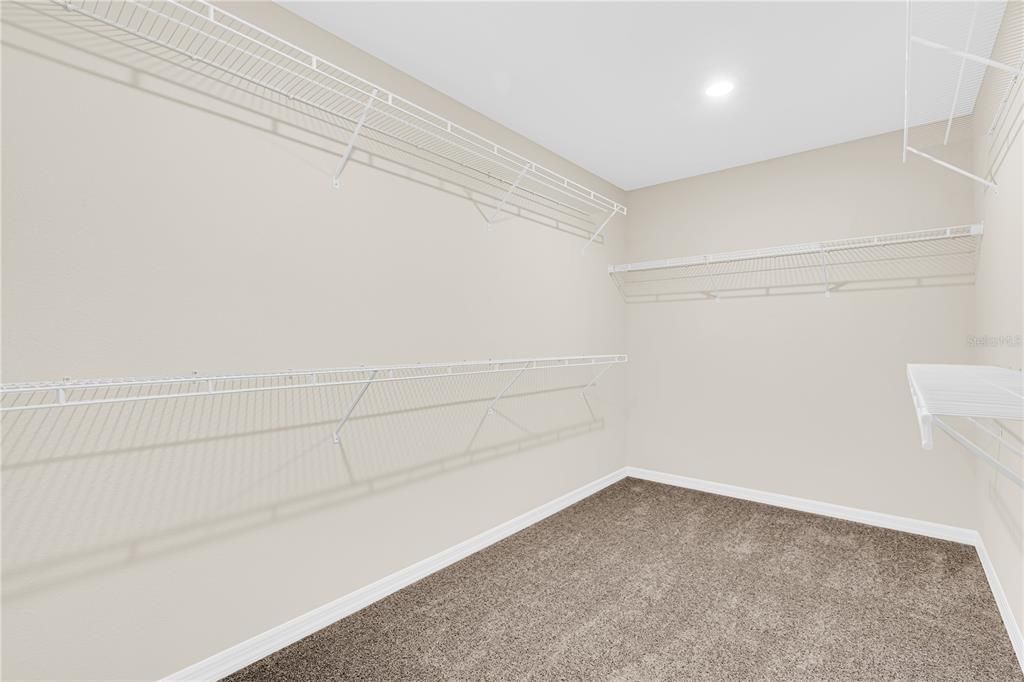 出租: $5,500 (5 贝兹, 4 浴室, 3829 平方英尺)