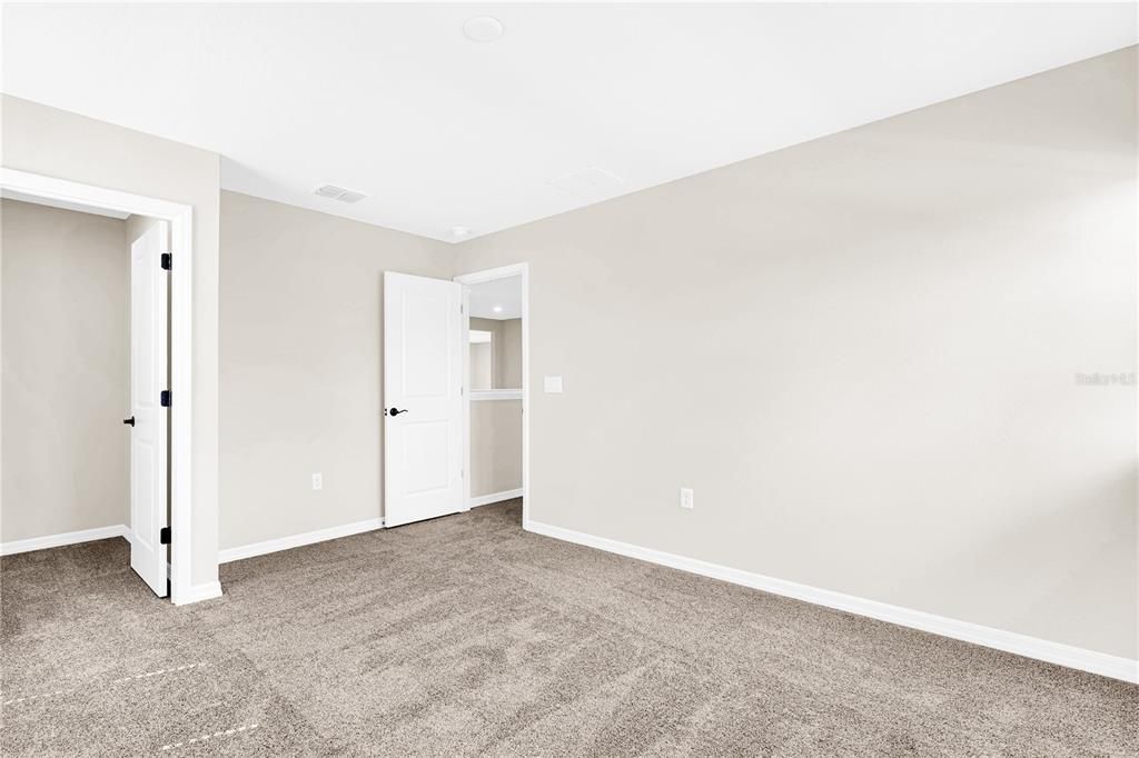 出租: $5,500 (5 贝兹, 4 浴室, 3829 平方英尺)