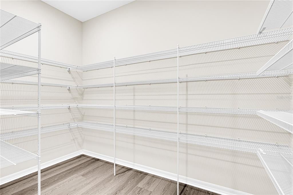 出租: $5,500 (5 贝兹, 4 浴室, 3829 平方英尺)