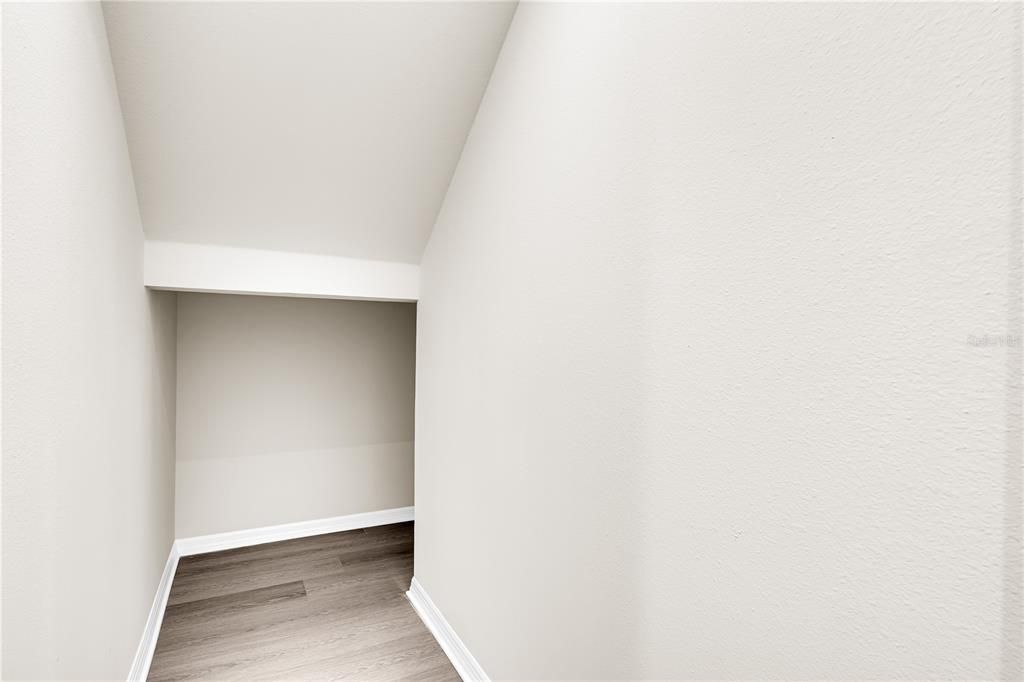 出租: $5,500 (5 贝兹, 4 浴室, 3829 平方英尺)