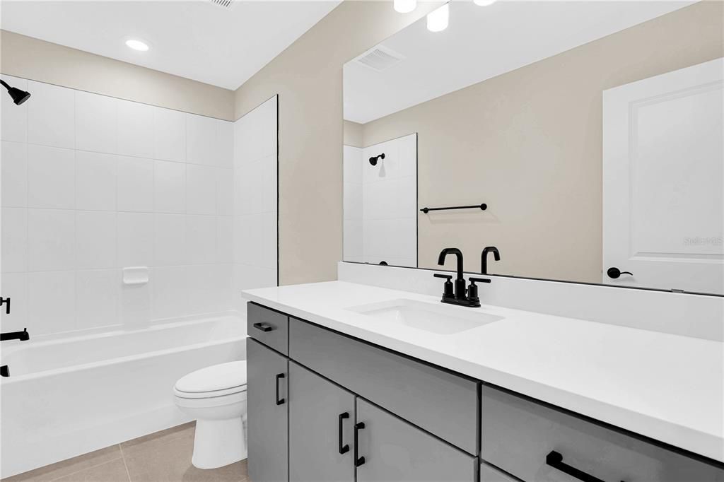 出租: $5,500 (5 贝兹, 4 浴室, 3829 平方英尺)