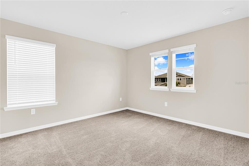 出租: $5,500 (5 贝兹, 4 浴室, 3829 平方英尺)