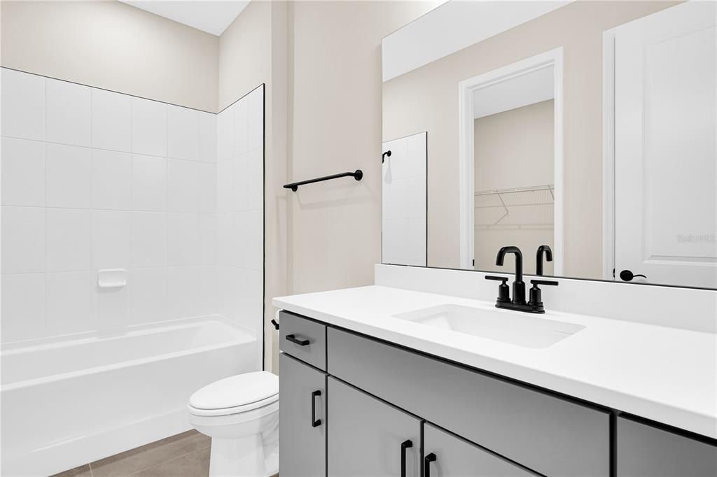 出租: $5,500 (5 贝兹, 4 浴室, 3829 平方英尺)