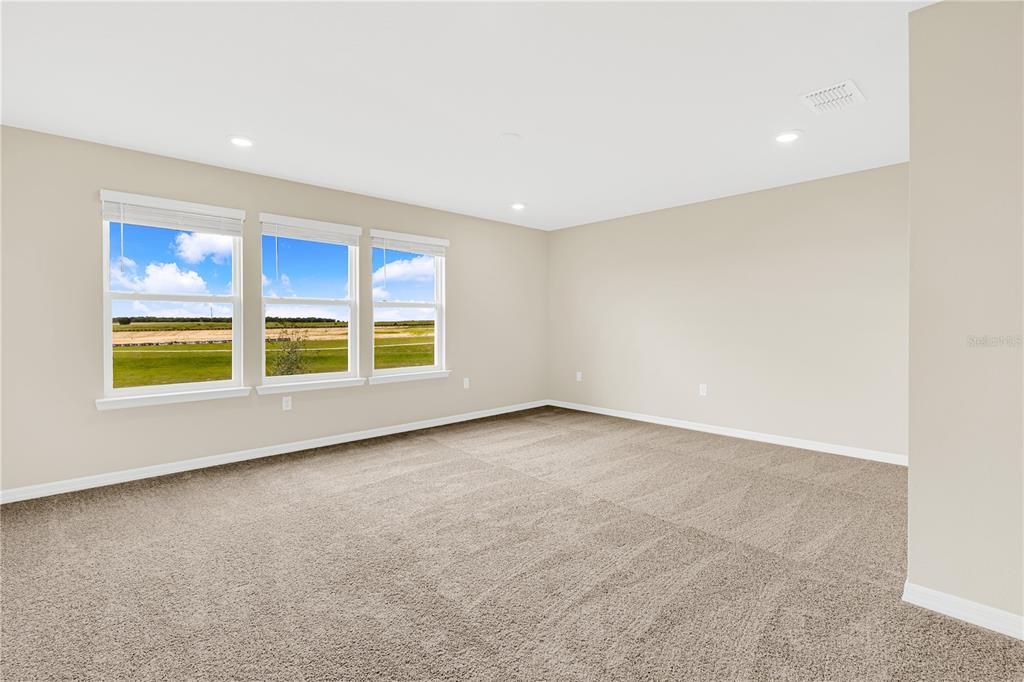 出租: $5,500 (5 贝兹, 4 浴室, 3829 平方英尺)