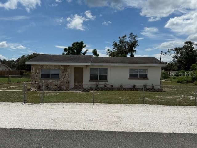 For Sale: $219,900 (3 beds, 2 baths, 1017 Square Feet)