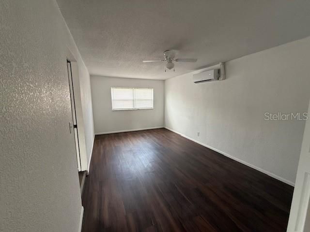 For Sale: $219,900 (3 beds, 2 baths, 1017 Square Feet)