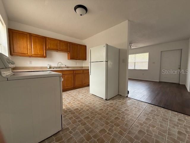 For Sale: $219,900 (3 beds, 2 baths, 1017 Square Feet)
