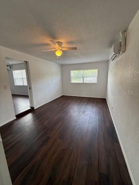 For Sale: $219,900 (3 beds, 2 baths, 1017 Square Feet)