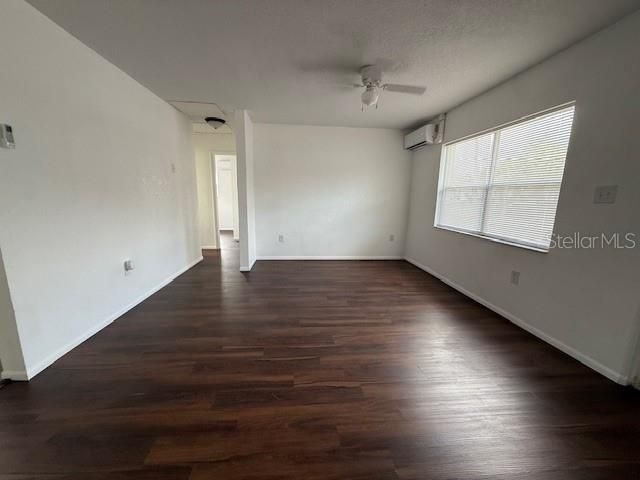 For Sale: $219,900 (3 beds, 2 baths, 1017 Square Feet)