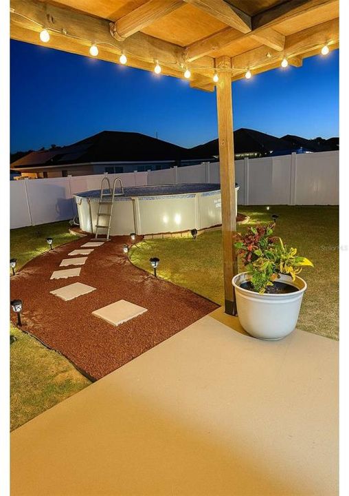 合同活跃: $284,990 (3 贝兹, 2 浴室, 1452 平方英尺)