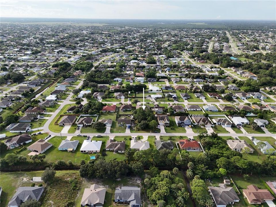 待售: $165,000 (0.23 acres)