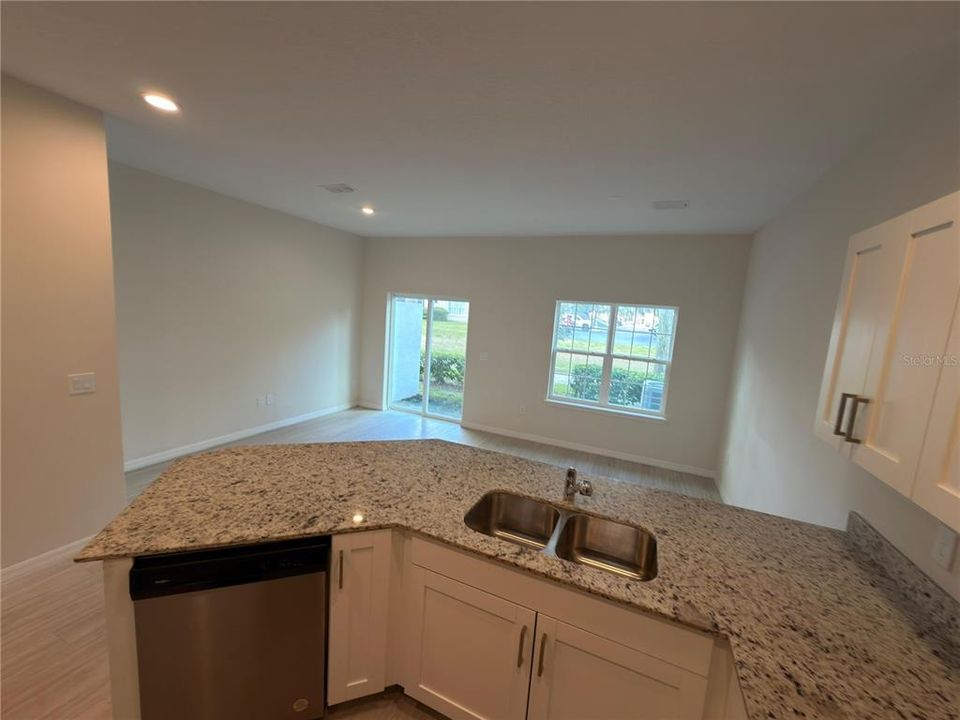 На продажу: $3,300,000 (0 спален, 0 ванн, 1548 Квадратных фут)