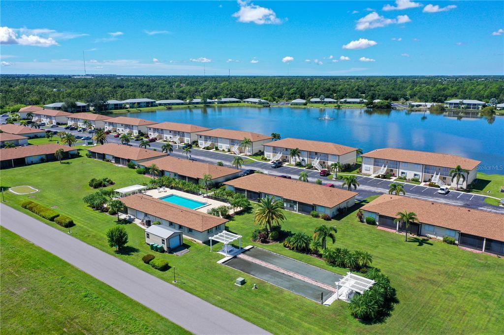 待售: $137,900 (2 贝兹, 2 浴室, 886 平方英尺)