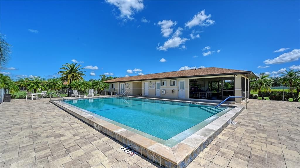 待售: $137,900 (2 贝兹, 2 浴室, 886 平方英尺)