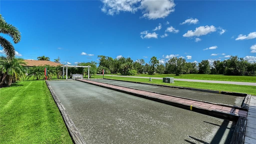 待售: $137,900 (2 贝兹, 2 浴室, 886 平方英尺)