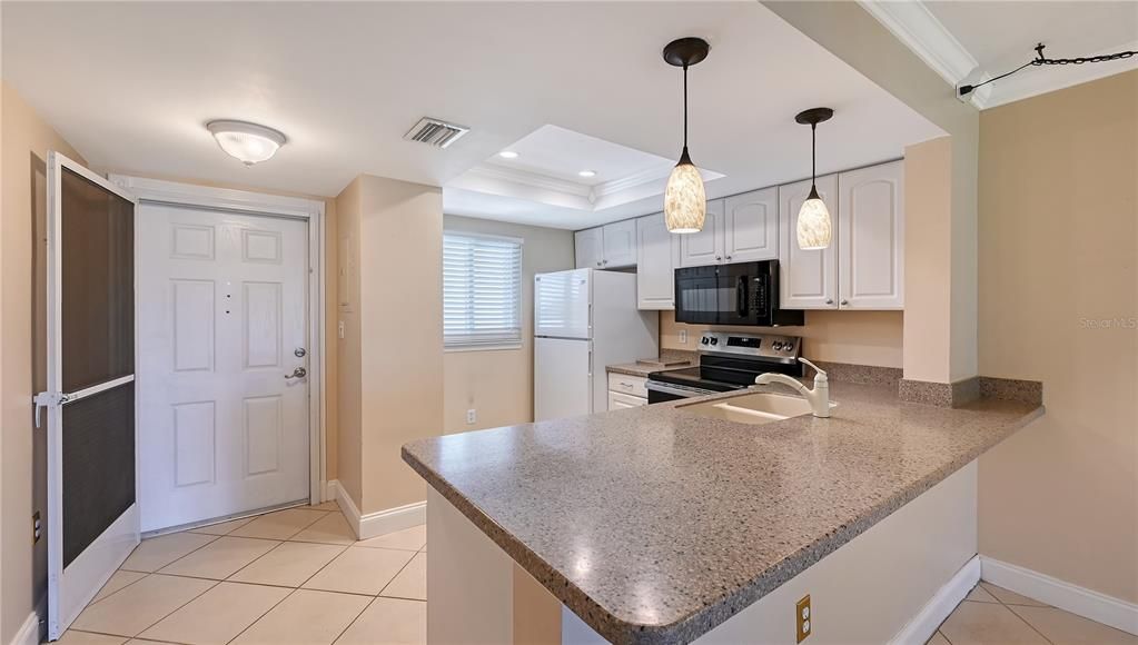 待售: $137,900 (2 贝兹, 2 浴室, 886 平方英尺)