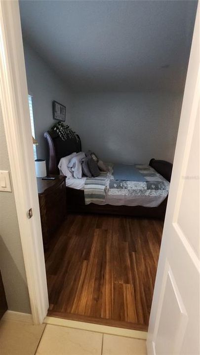 出租: $1,150 (1 贝兹, 1 浴室, 500 平方英尺)