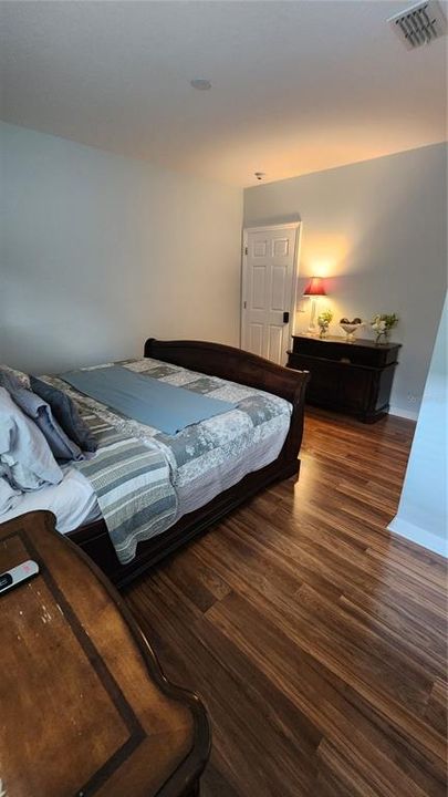 出租: $1,150 (1 贝兹, 1 浴室, 500 平方英尺)