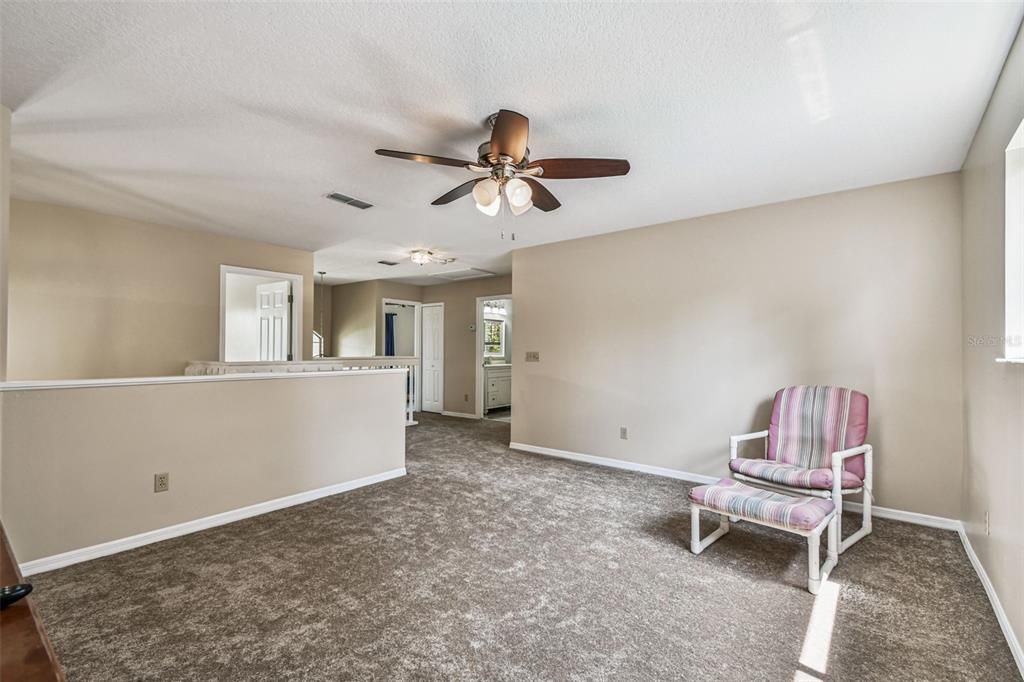 Под контрактом: $650,000 (4 спален, 2 ванн, 2998 Квадратных фут)