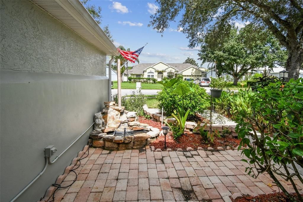 Под контрактом: $650,000 (4 спален, 2 ванн, 2998 Квадратных фут)