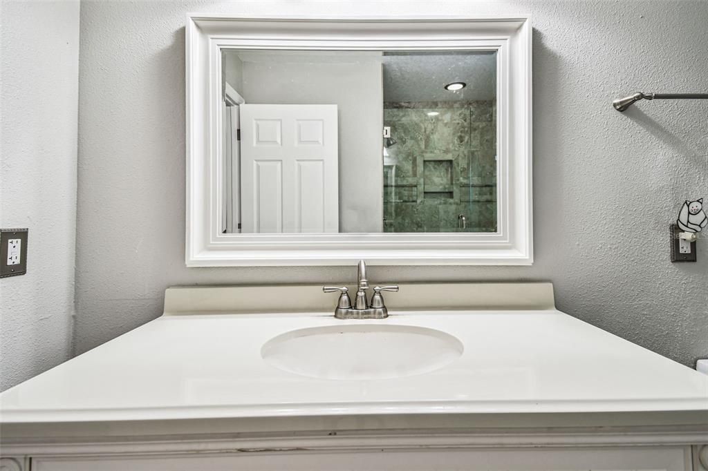 Под контрактом: $650,000 (4 спален, 2 ванн, 2998 Квадратных фут)