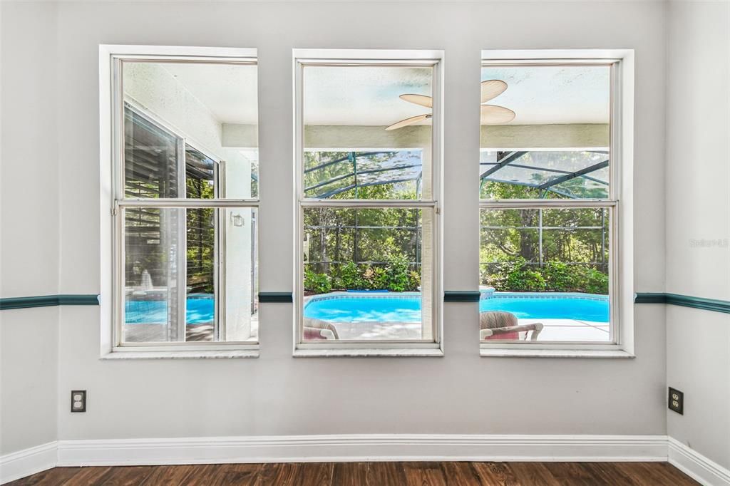 Под контрактом: $650,000 (4 спален, 2 ванн, 2998 Квадратных фут)