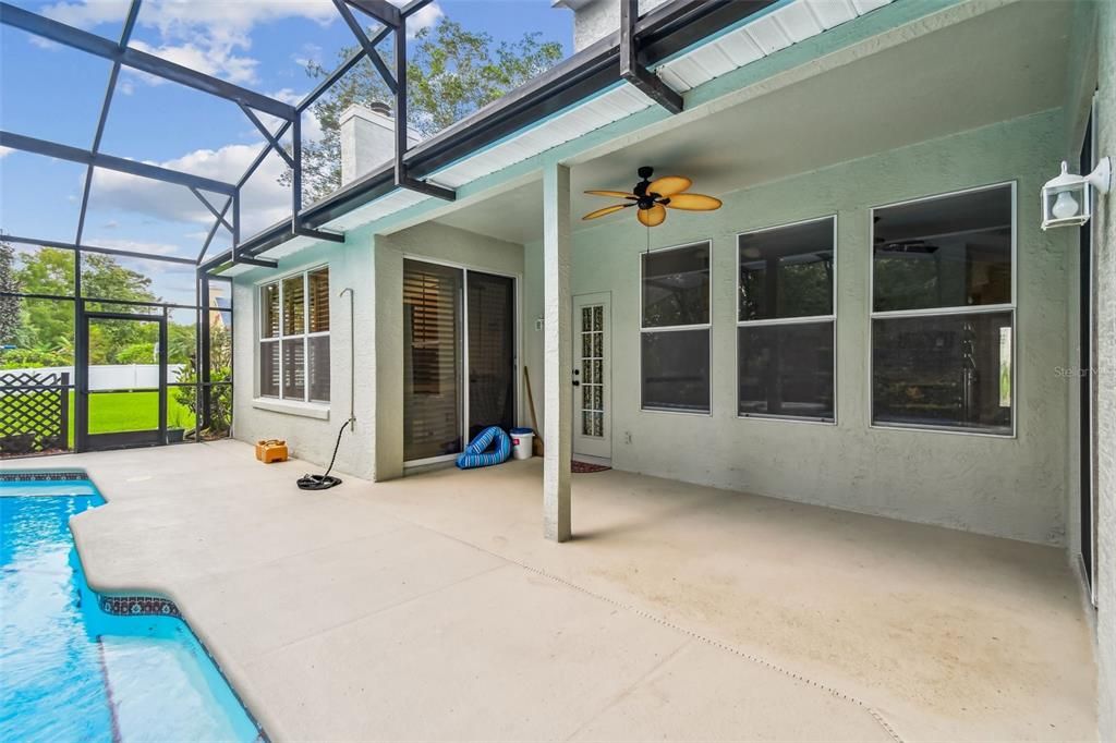 Под контрактом: $650,000 (4 спален, 2 ванн, 2998 Квадратных фут)