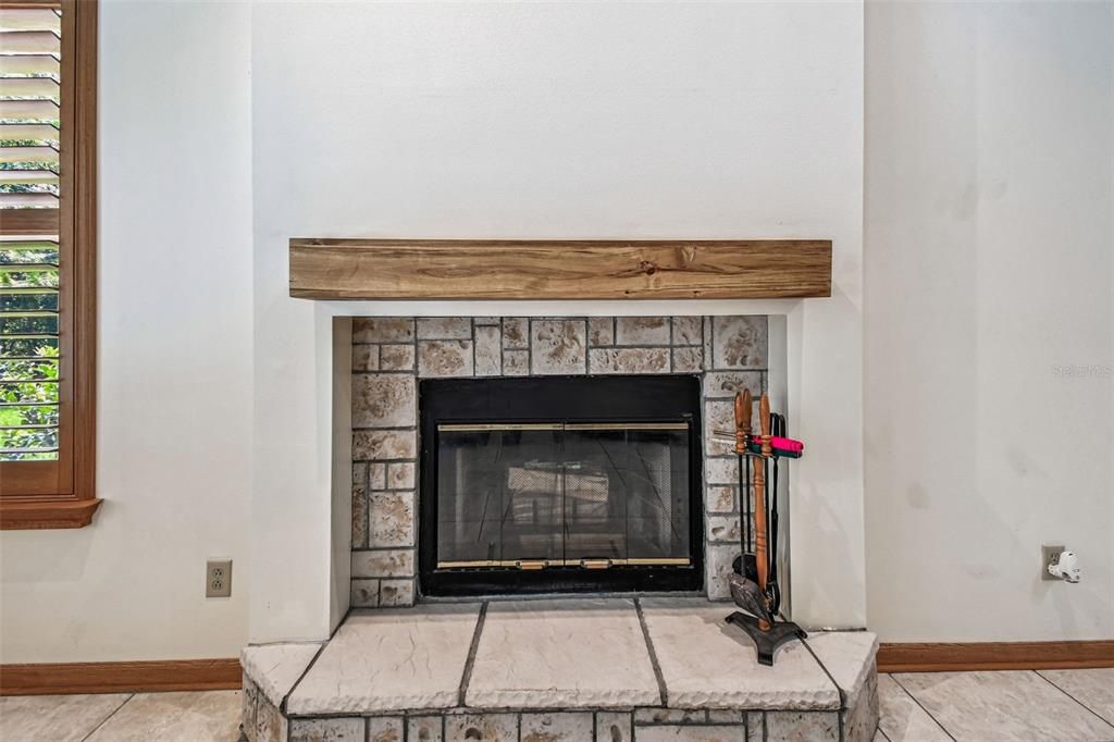 Под контрактом: $650,000 (4 спален, 2 ванн, 2998 Квадратных фут)