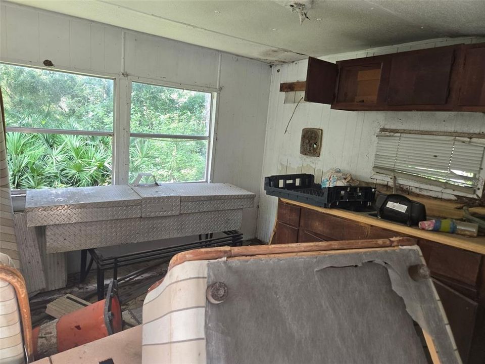 Active With Contract: $45,000 (3 beds, 2 baths, 720 Square Feet)