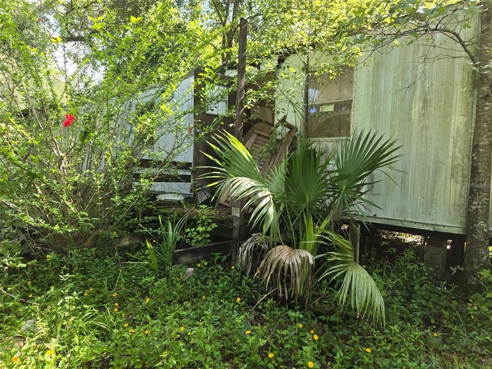 Active With Contract: $45,000 (3 beds, 2 baths, 720 Square Feet)