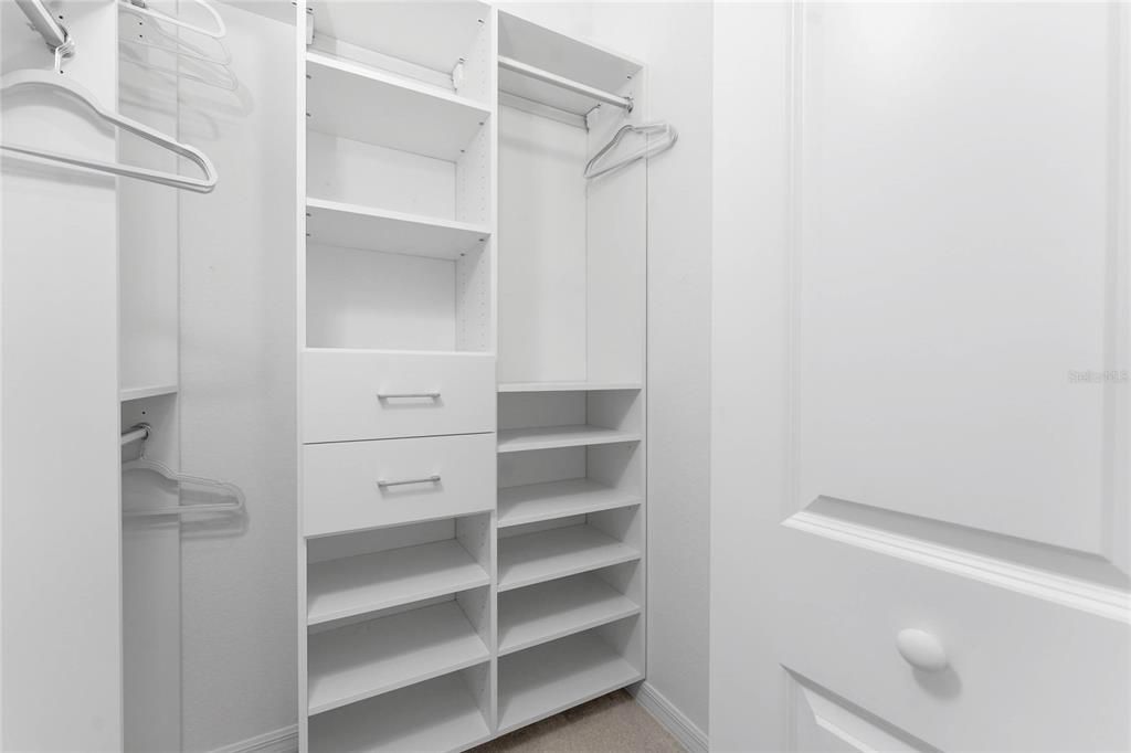 Под контрактом: $299,900 (3 спален, 2 ванн, 1407 Квадратных фут)
