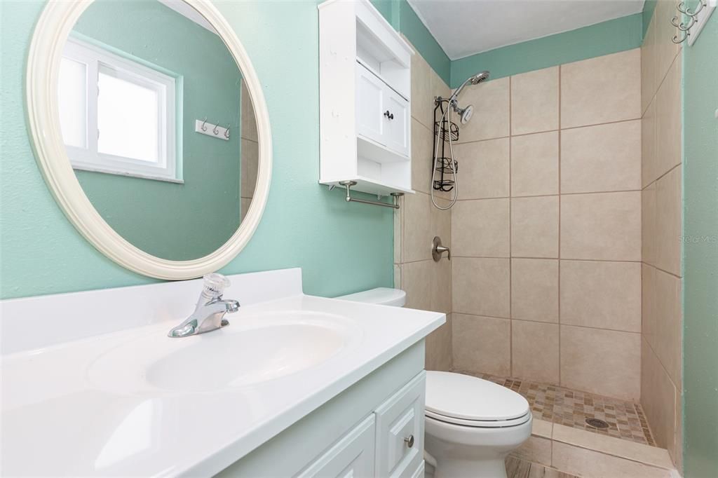 待售: $650,000 (2 贝兹, 2 浴室, 1519 平方英尺)