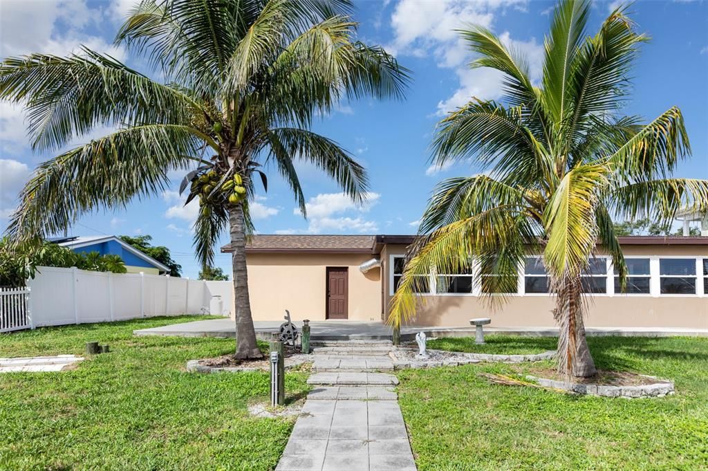 待售: $650,000 (2 贝兹, 2 浴室, 1519 平方英尺)