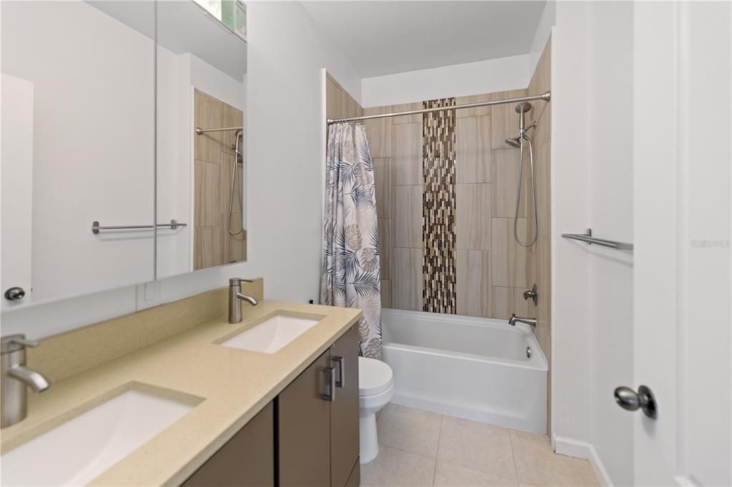 For Sale: $245,000 (3 beds, 2 baths, 1351 Square Feet)