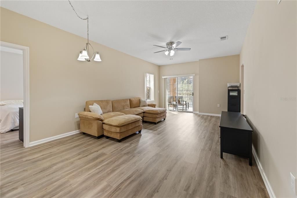 For Sale: $245,000 (3 beds, 2 baths, 1351 Square Feet)