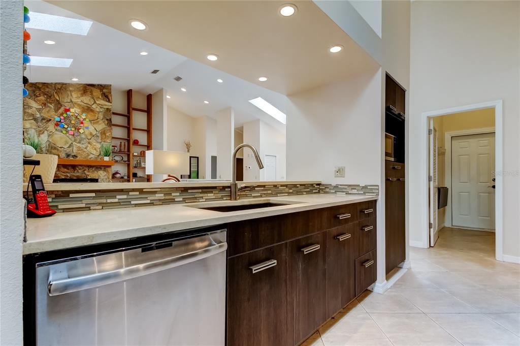 Active With Contract: $839,900 (4 beds, 2 baths, 3038 Square Feet)