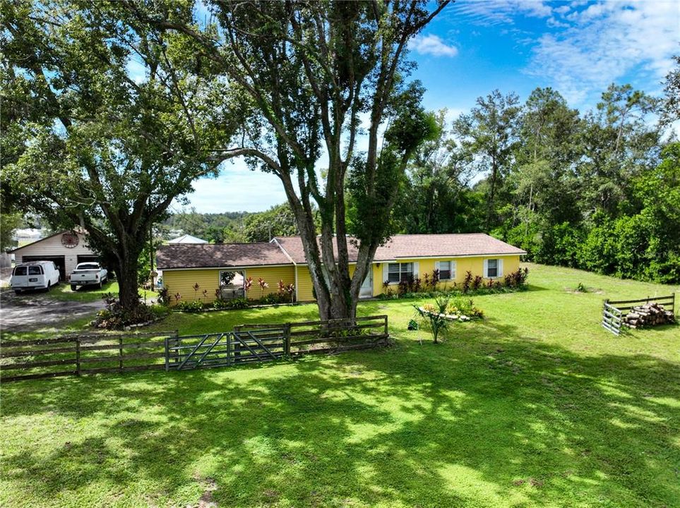 For Sale: $985,000 (3 beds, 2 baths, 1400 Square Feet)