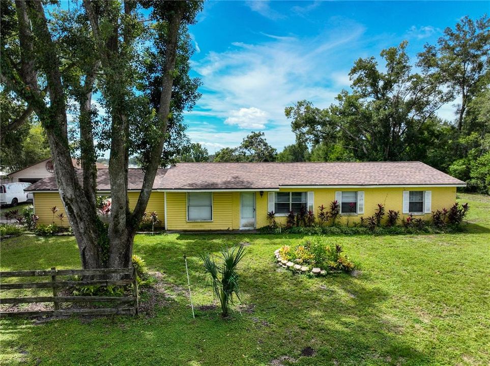 For Sale: $985,000 (3 beds, 2 baths, 1400 Square Feet)