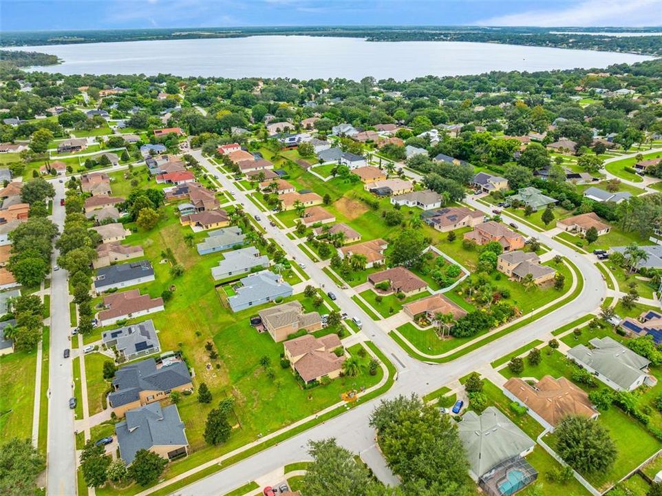 For Sale: $389,900 (3 beds, 2 baths, 1697 Square Feet)