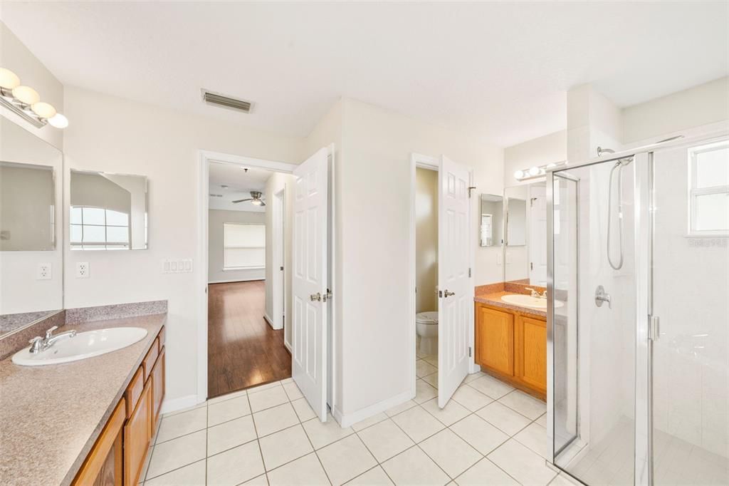 For Sale: $389,900 (3 beds, 2 baths, 1697 Square Feet)
