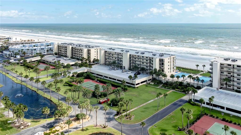 For Sale: $1,100,000 (3 beds, 2 baths, 1554 Square Feet)