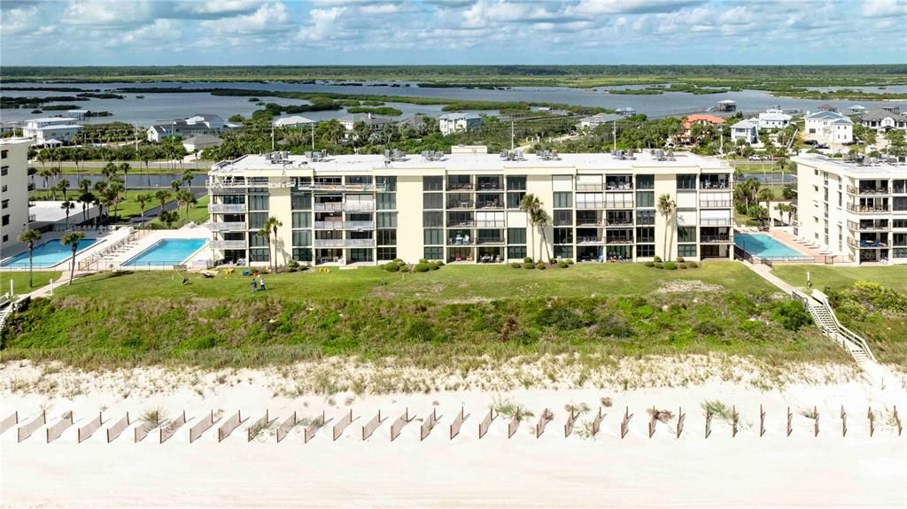 For Sale: $1,100,000 (3 beds, 2 baths, 1554 Square Feet)