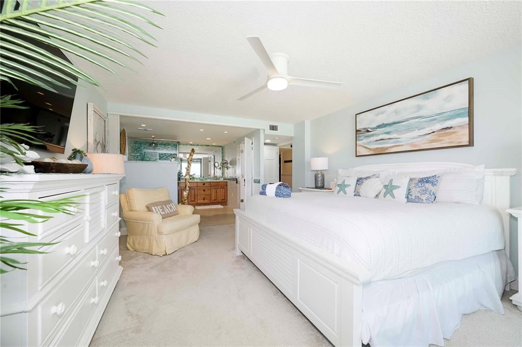 For Sale: $1,100,000 (3 beds, 2 baths, 1554 Square Feet)