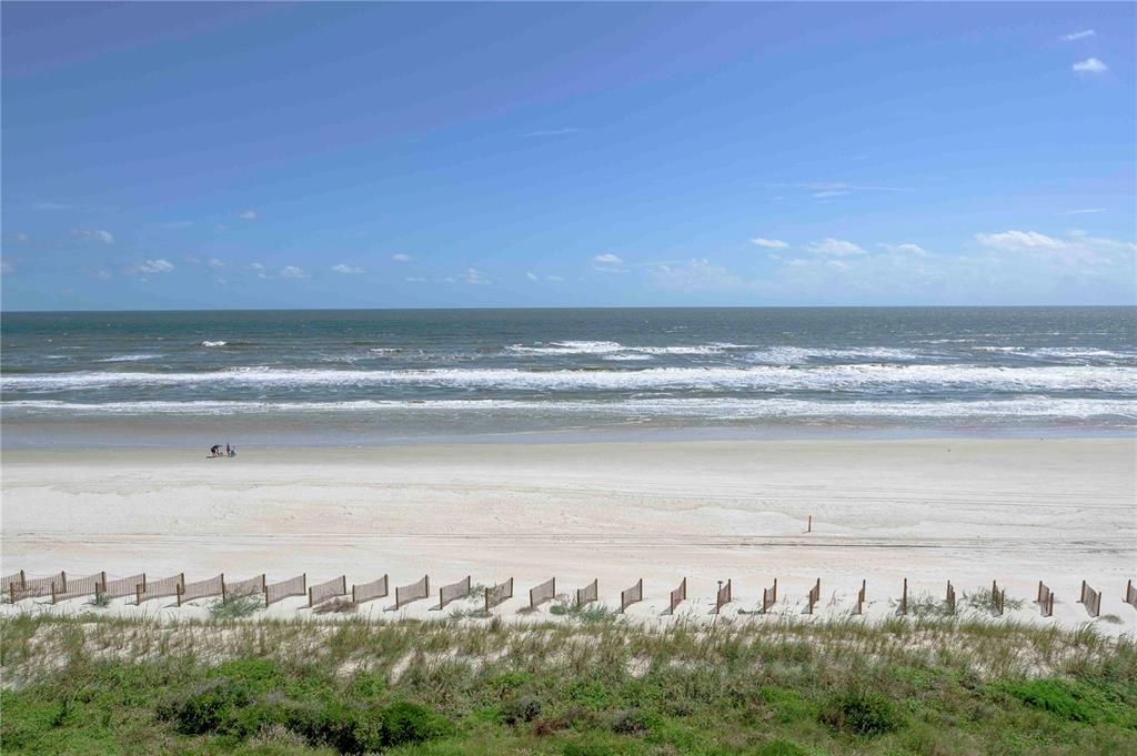 For Sale: $1,100,000 (3 beds, 2 baths, 1554 Square Feet)