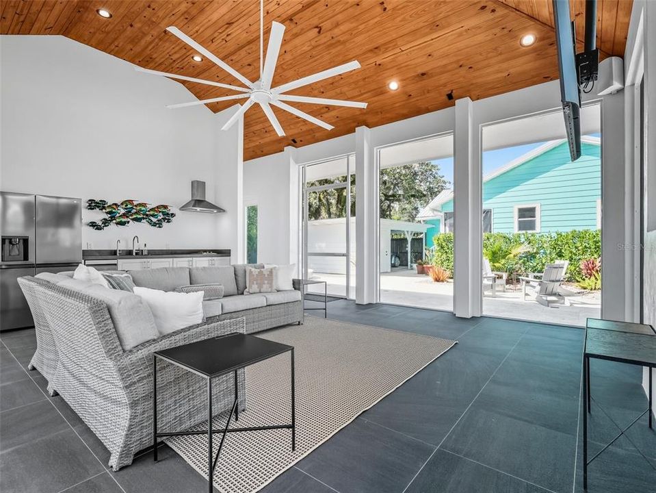 На продажу: $939,000 (3 спален, 3 ванн, 2092 Квадратных фут)