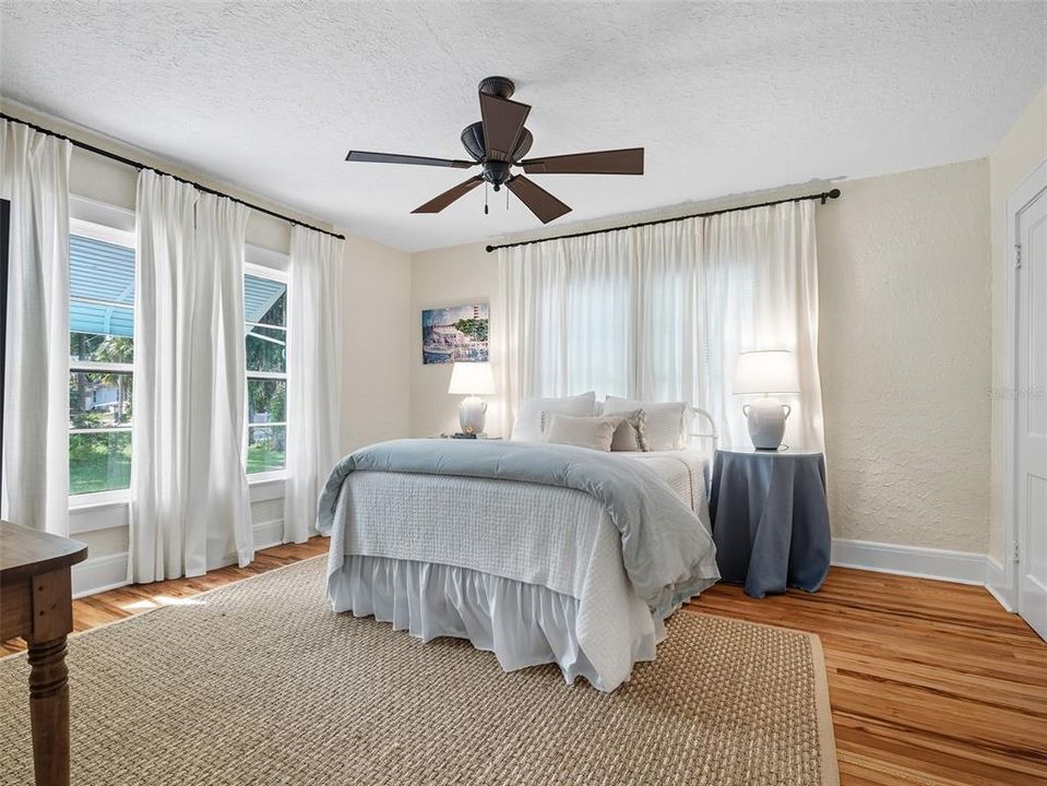 На продажу: $939,000 (3 спален, 3 ванн, 2092 Квадратных фут)