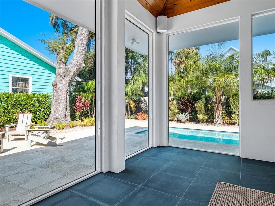 На продажу: $939,000 (3 спален, 3 ванн, 2092 Квадратных фут)