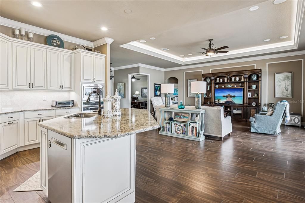 For Sale: $899,000 (3 beds, 2 baths, 2745 Square Feet)